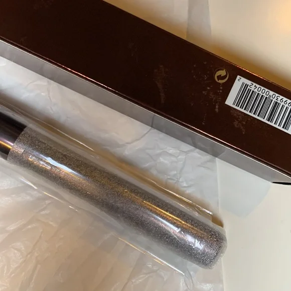 Hourglass No 1 Powder Brush - Picture 9 of 10